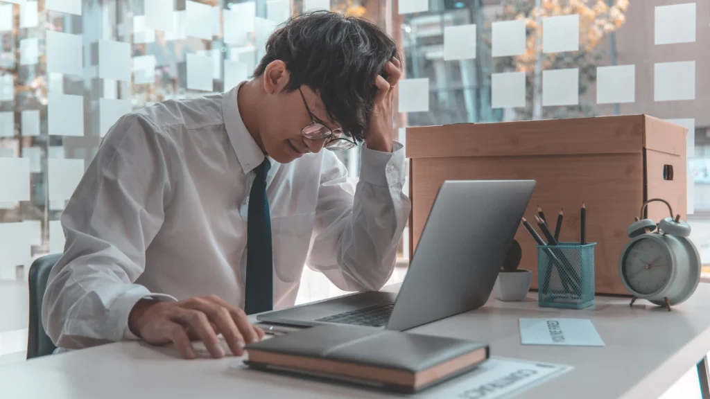 介護事業の倒産背景のイメージ